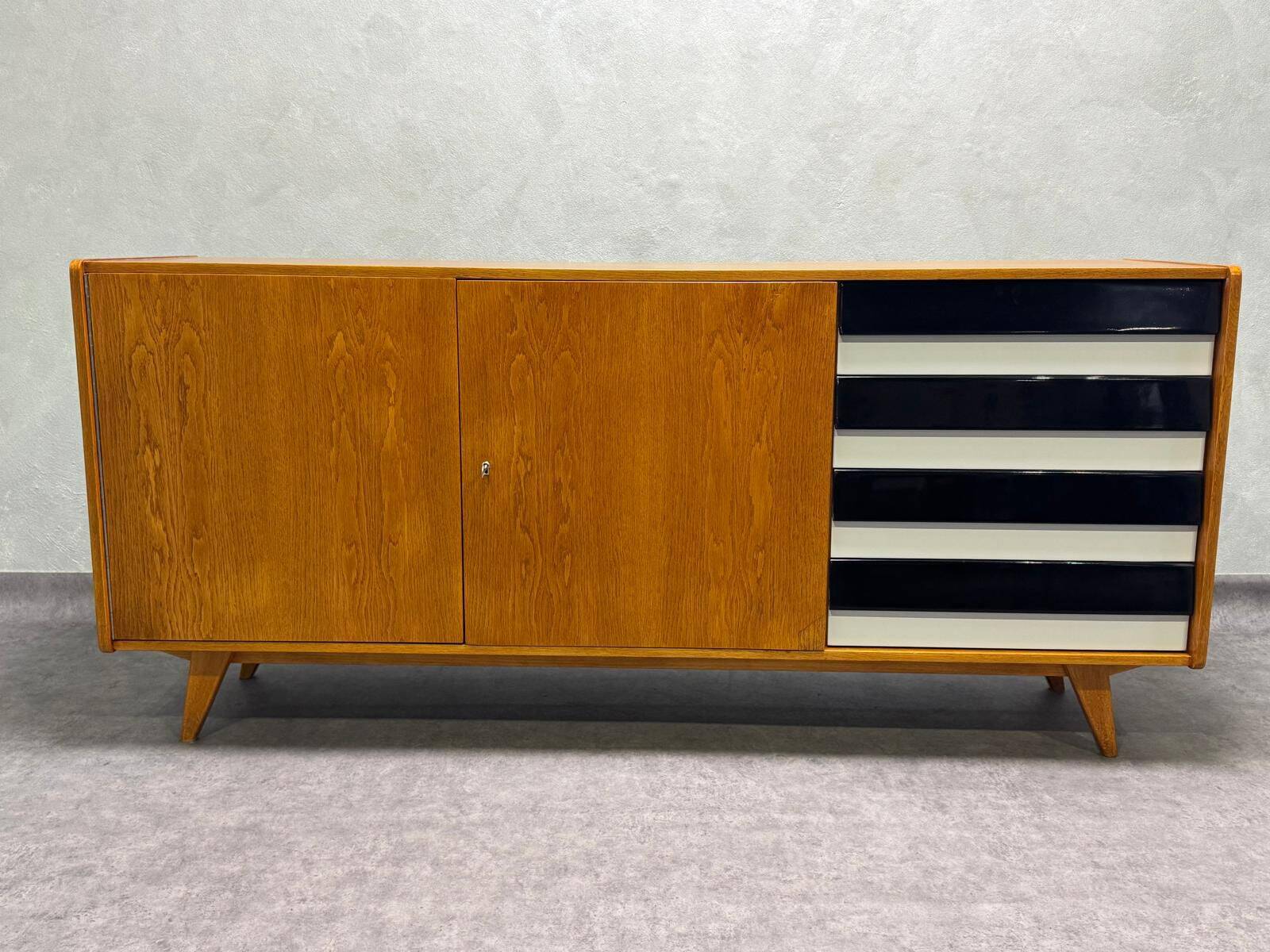 Buffet U-460 vintage par Jiri Jiroutek pour Interier Praha