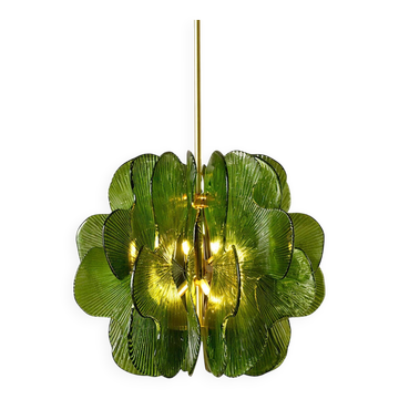 Lampe suspendue en laiton italien de style midmodern avec des plaques en verre de Murano vert vif.