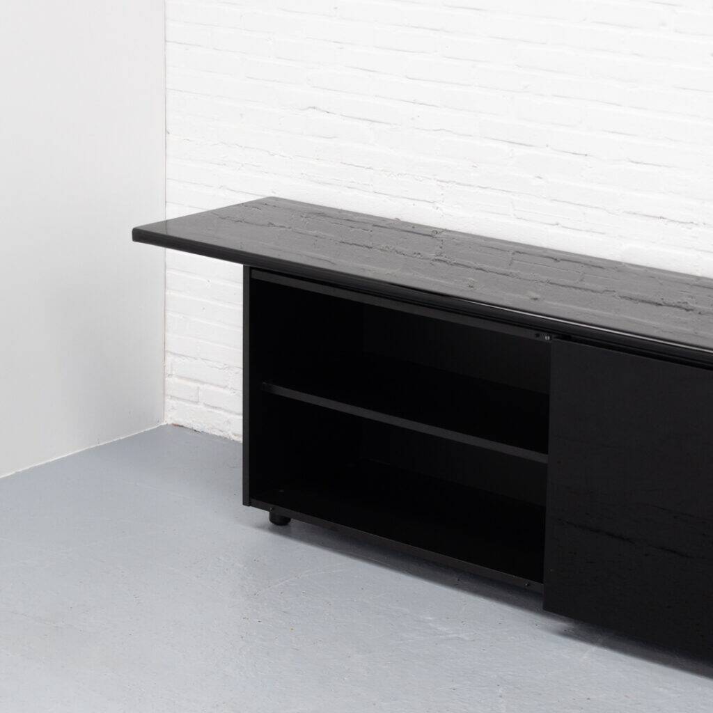 Italian high-gloss sideboard, 1980s