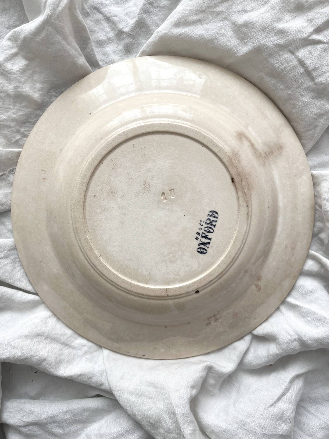 Assiette creuse en terre de fer « Oxford » Choisy le Roi