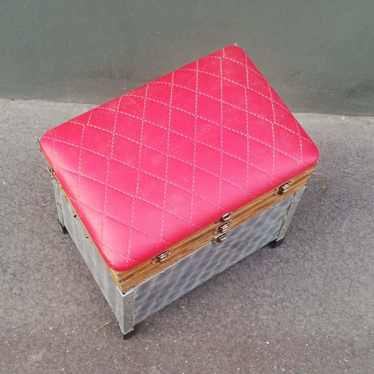 Vintage 70s fisherman's stool