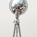 Tripod yellow lamp