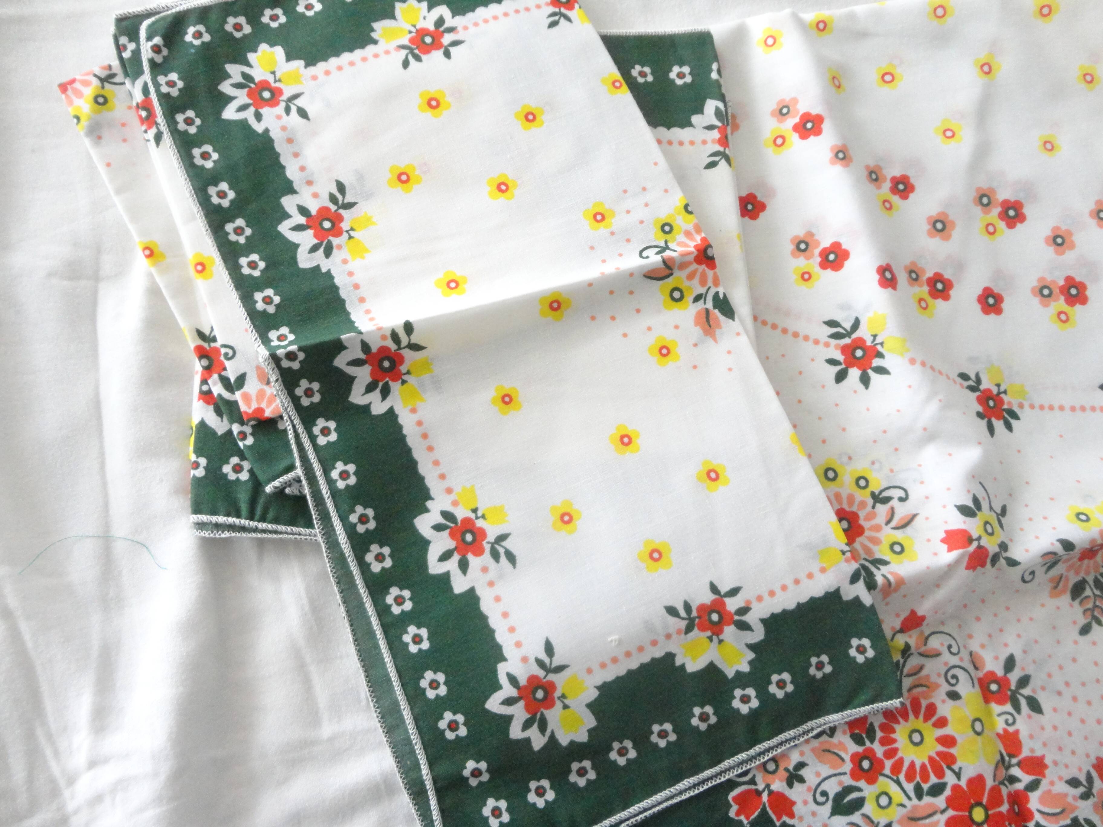 Round floral tablecloth and napkins, 1980