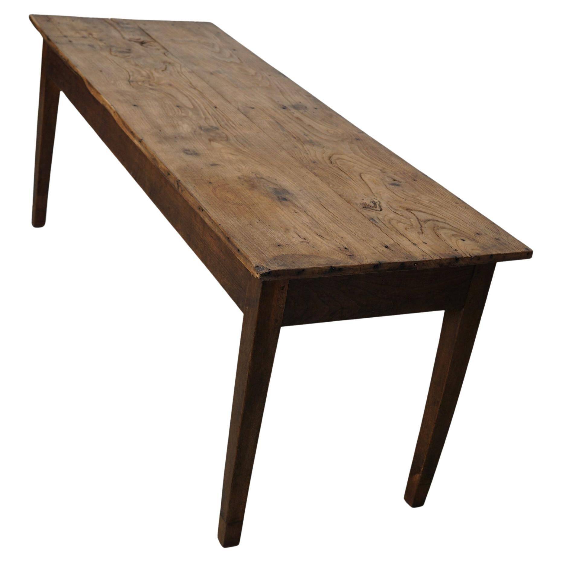 Table à manger rustique française en orme, XIXe siècle