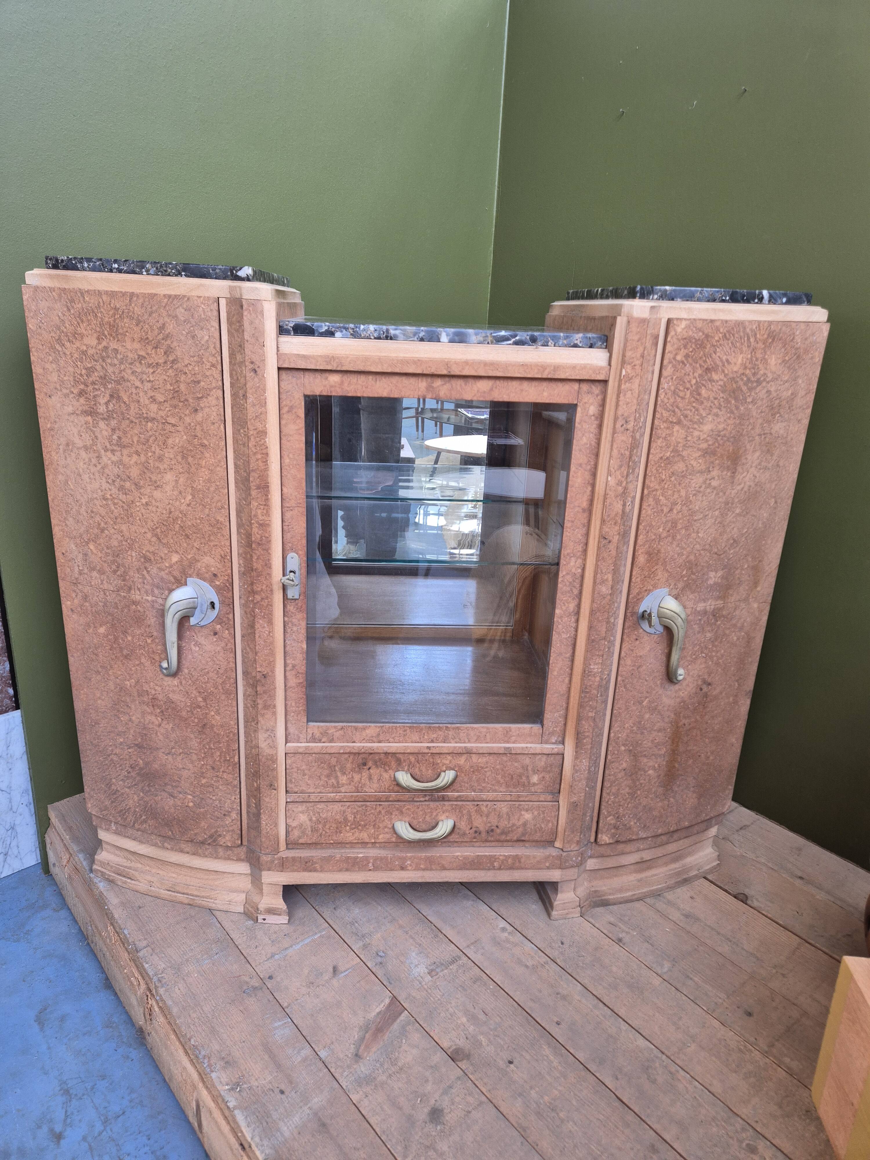 Abrasive blasting storage