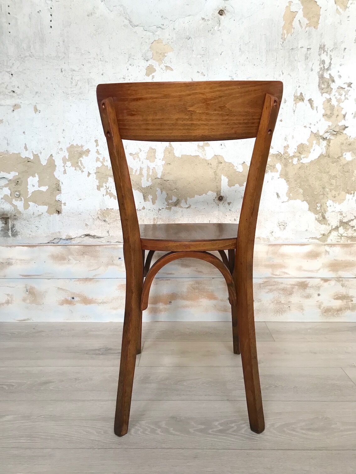 Lot of 16 bistro chairs