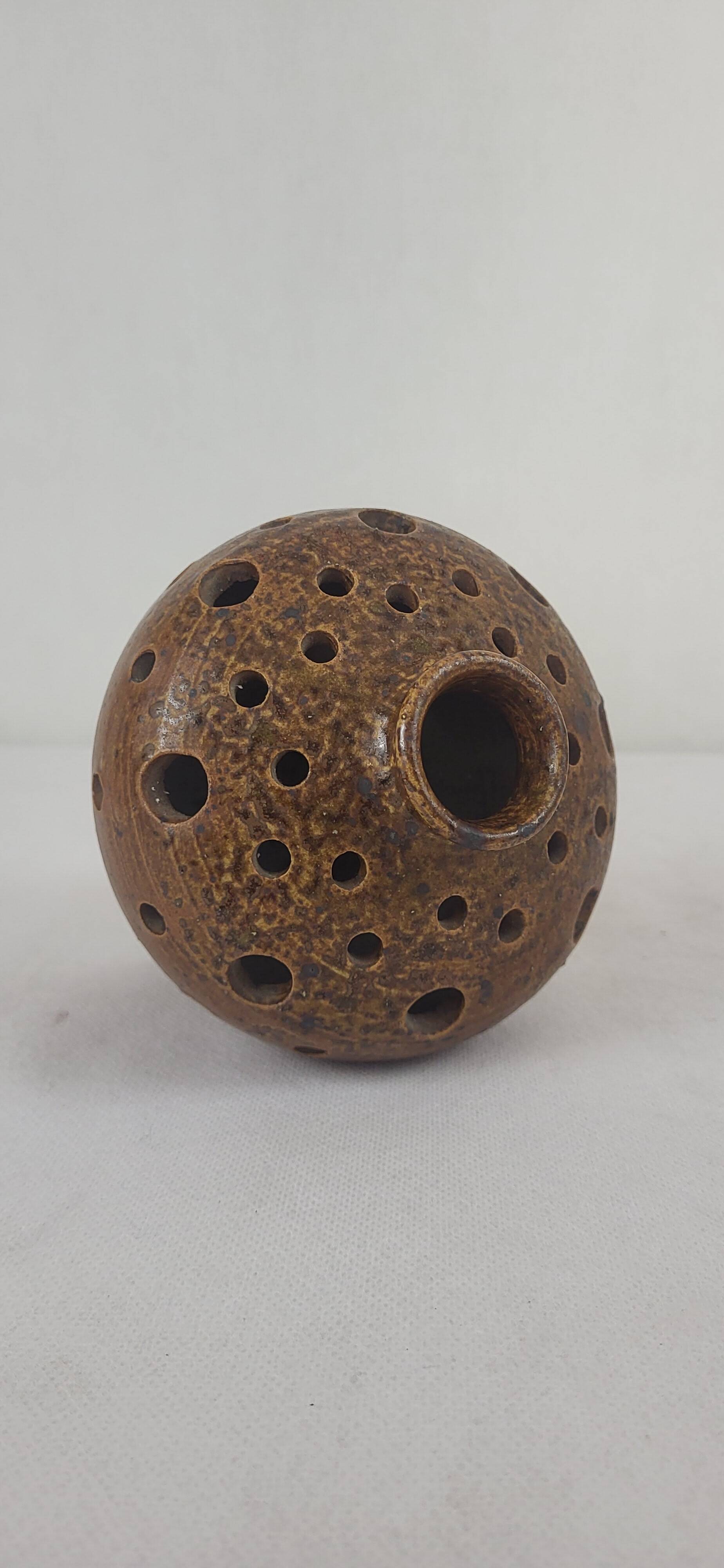 Stoneware flower vase