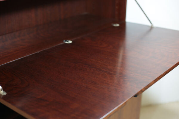 Buffet et secrétaire Bramin