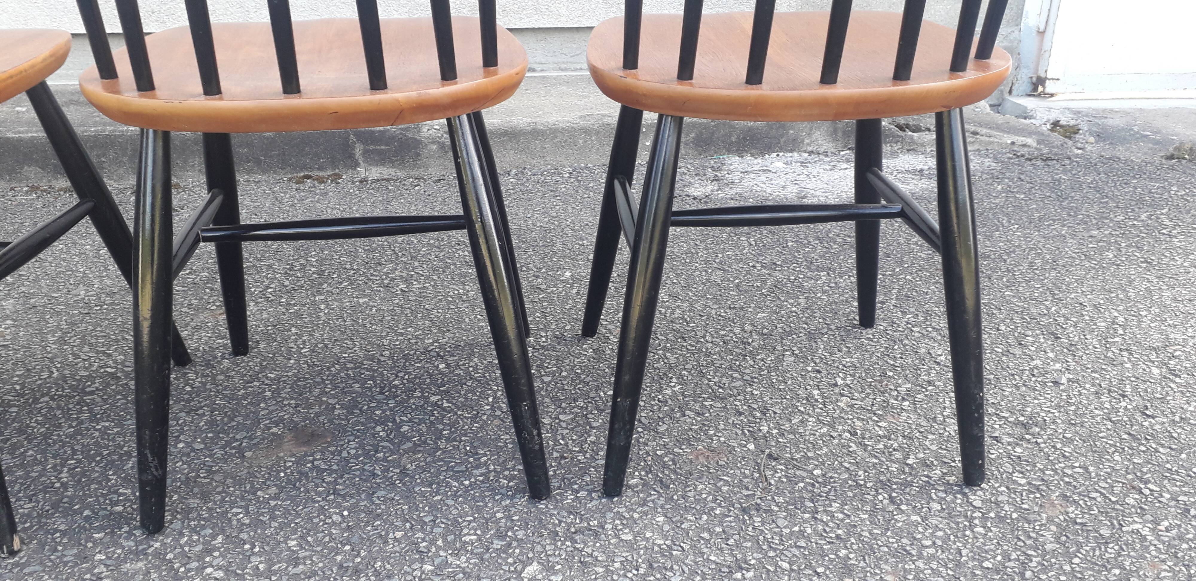 Lot of 4 vintage chairs