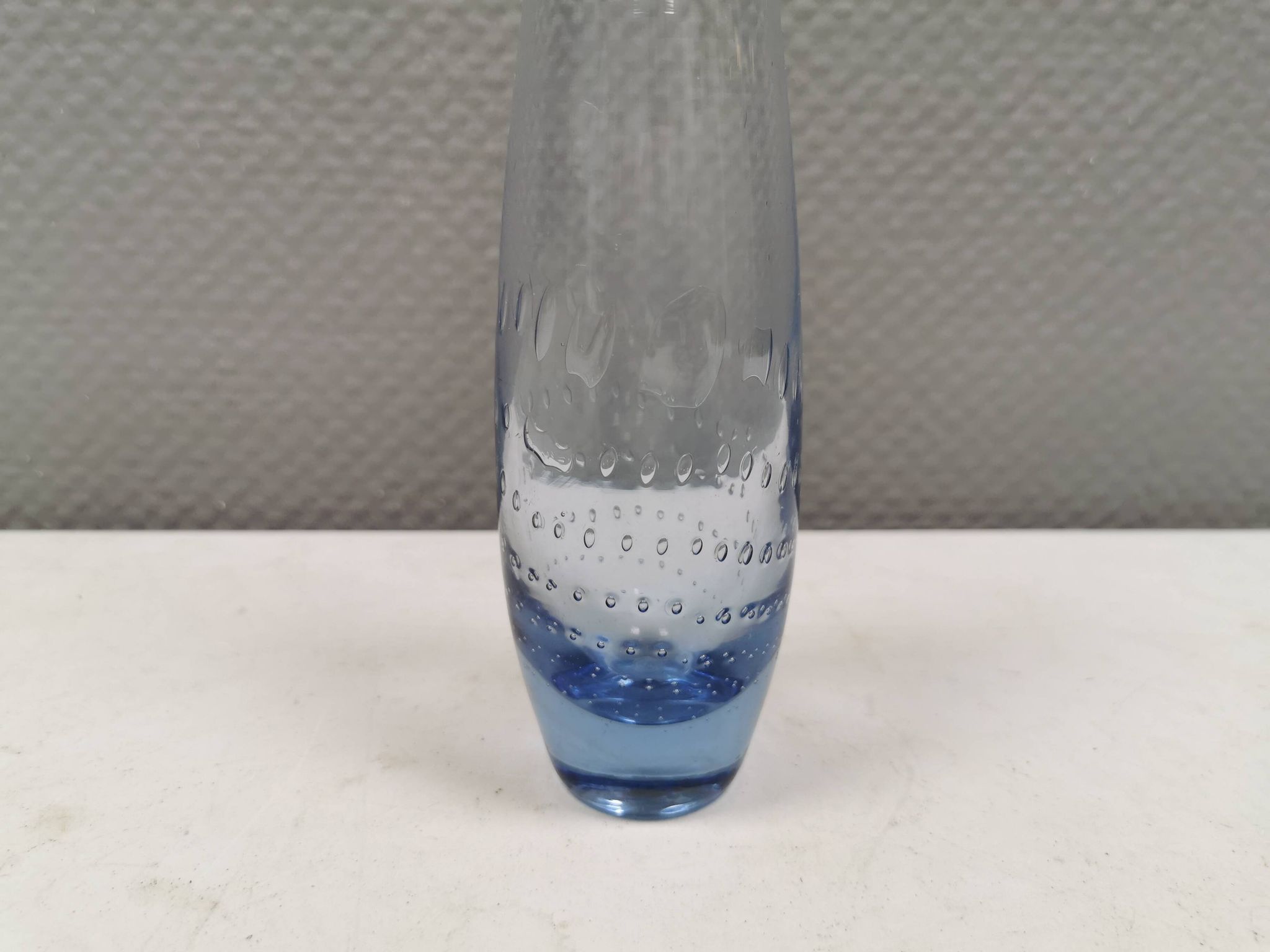 Vase finlandais en verre bleu