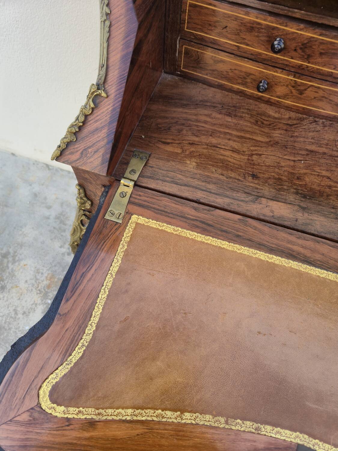 Louis XV style lady's desk in marquetry and bronze