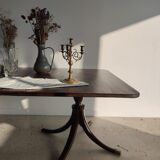 English dining room table in mahogany veneer late nineteenth with two extensions (from 1m80 to 2m80)