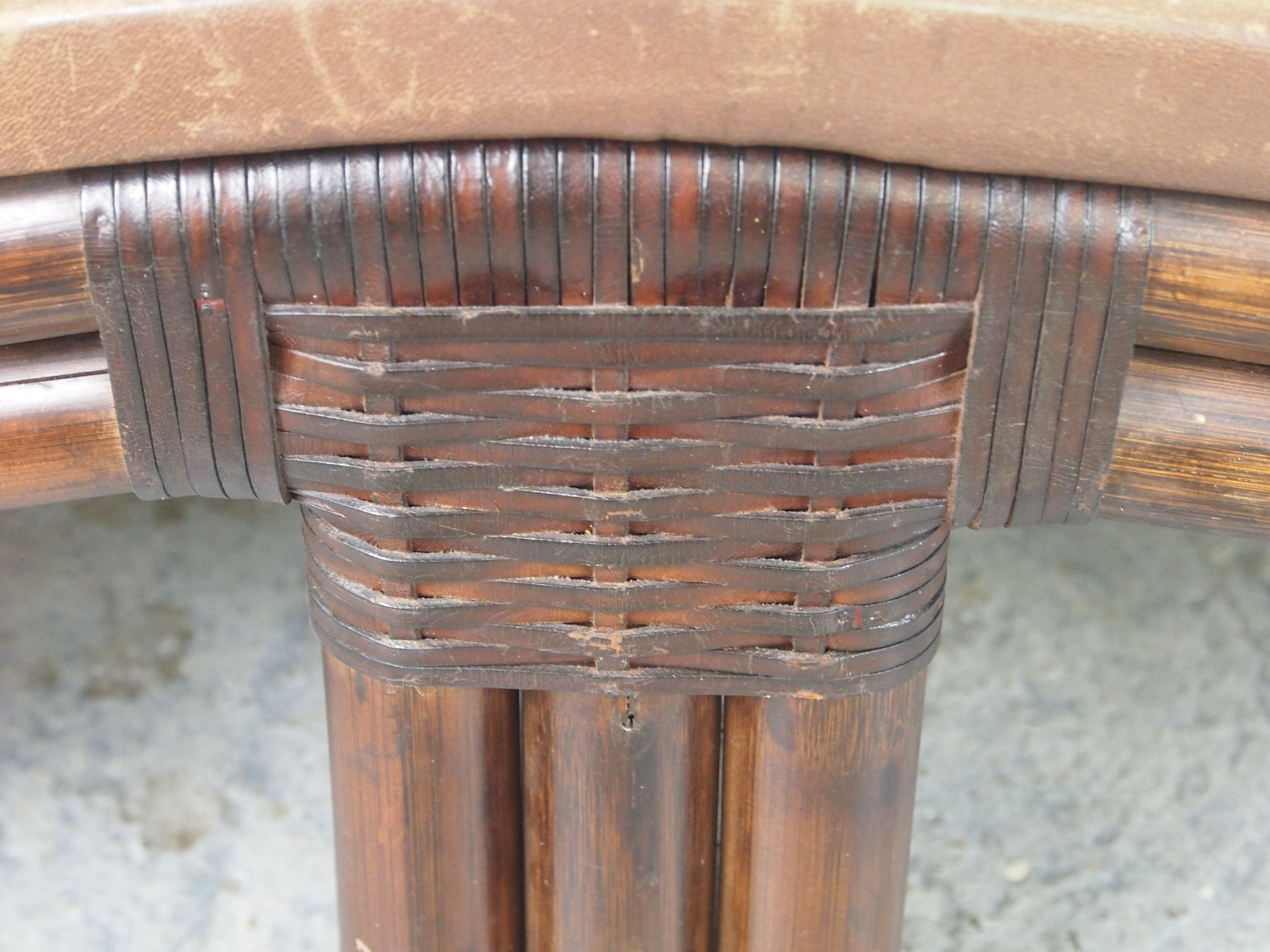 Canapé boho 2 places vintage du milieu du siècle avec coussins en cuir