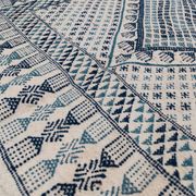 Tapis blanc et bleu tissé mains en laine naturelle