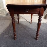 Beautiful table in solid mahogany with drawer components