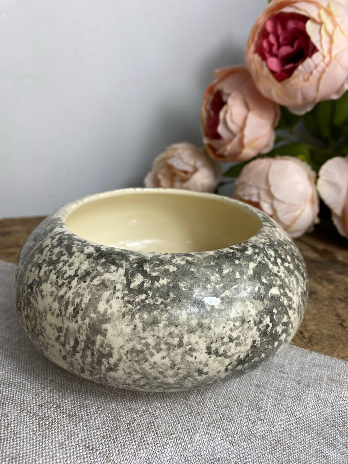 Glazed ceramic candy box