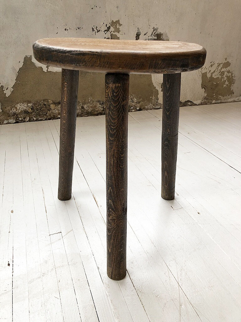 Handcrafted oak bean-shaped stool