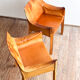 Paire de fauteuils Cab 413 par Mario Bellini en cuir beige patiné, Cassina