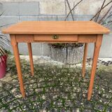 Petite table