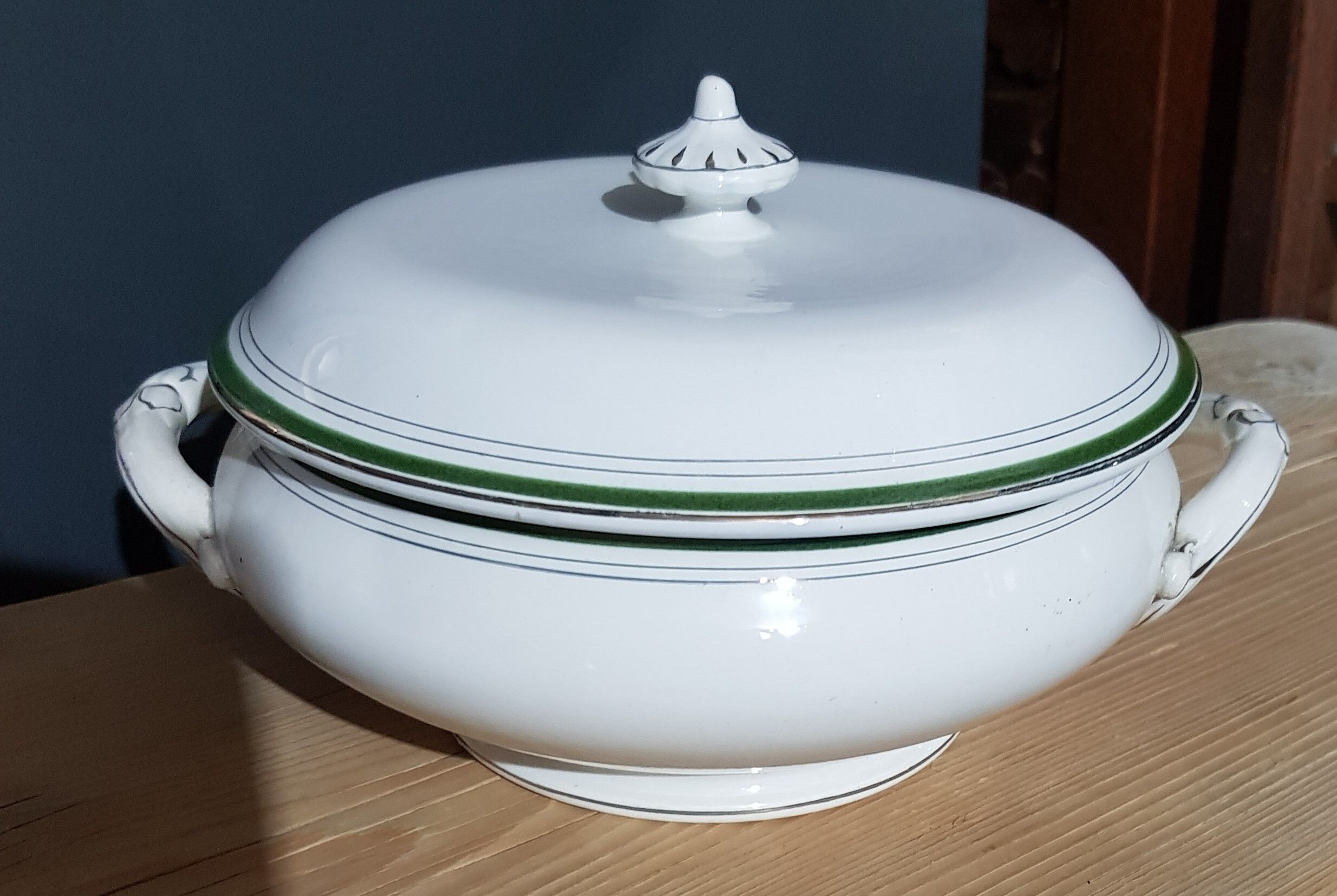 Vegetable lot & 4 matching flat plates Digoin Sarreguemines