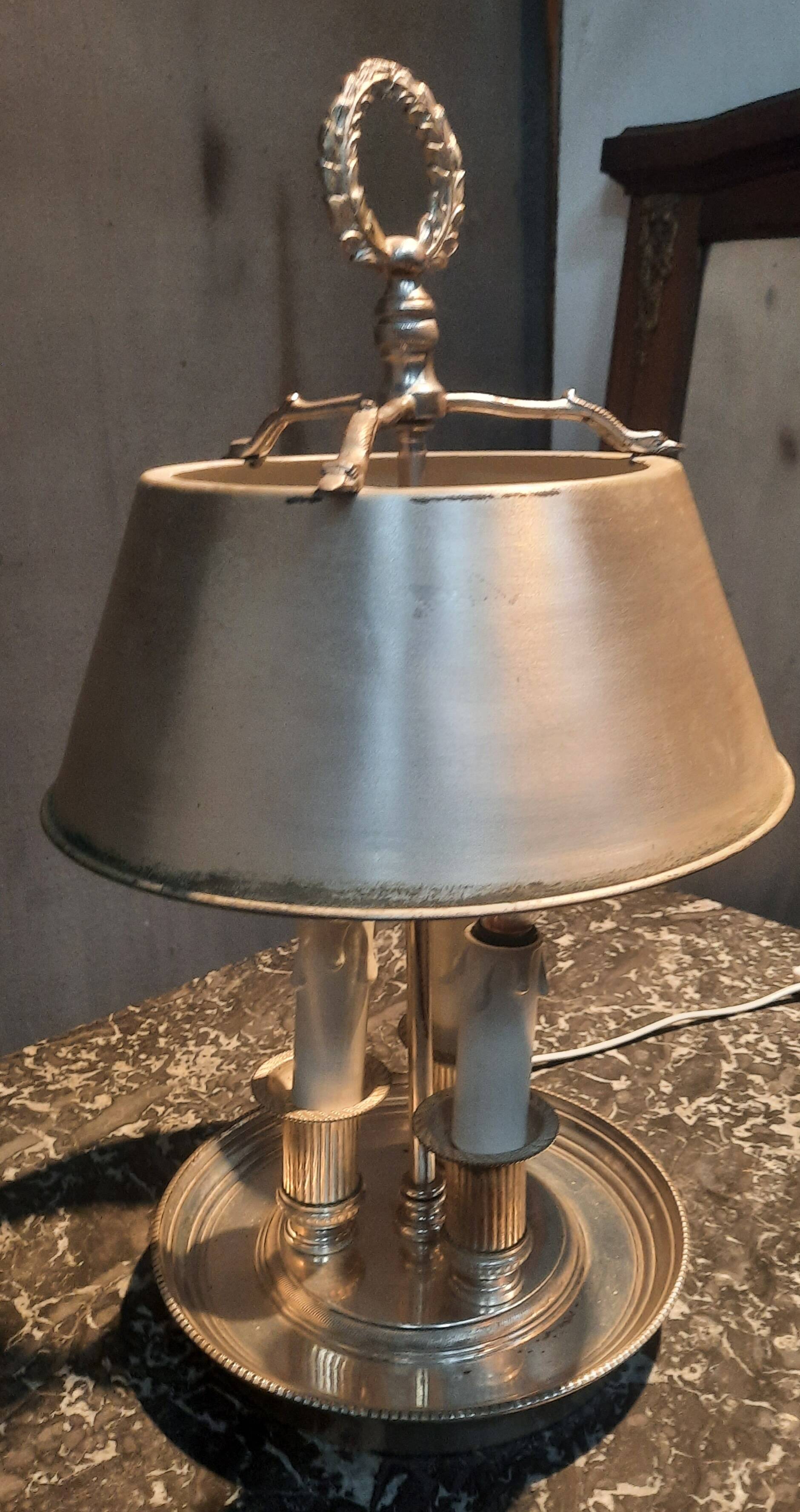 Lampe bouillotte de style  Louis XVI