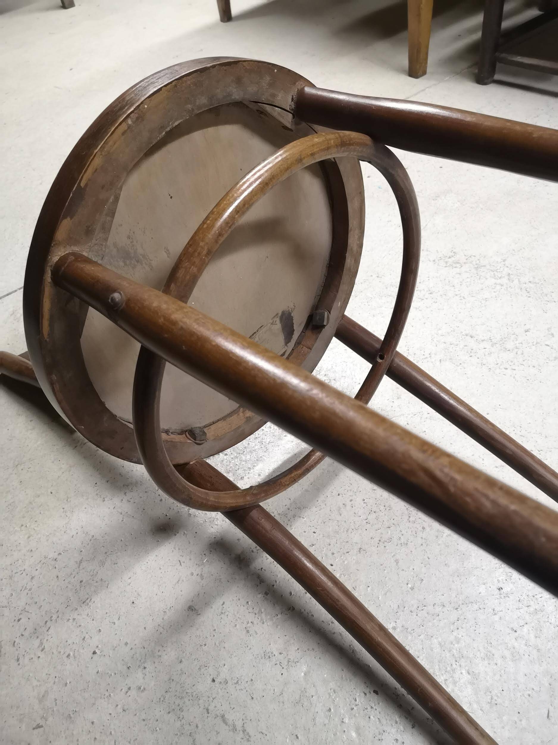 Authentic Baumann bistro chair - vintage bent wood with art nouveau decoration.