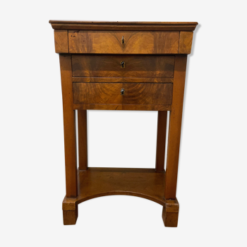 Side table in walnut and veneer, work of the late nineteenth century