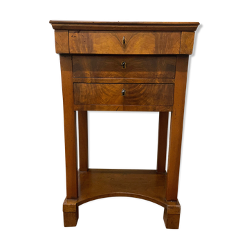 Side table in walnut and veneer, work of the late nineteenth century