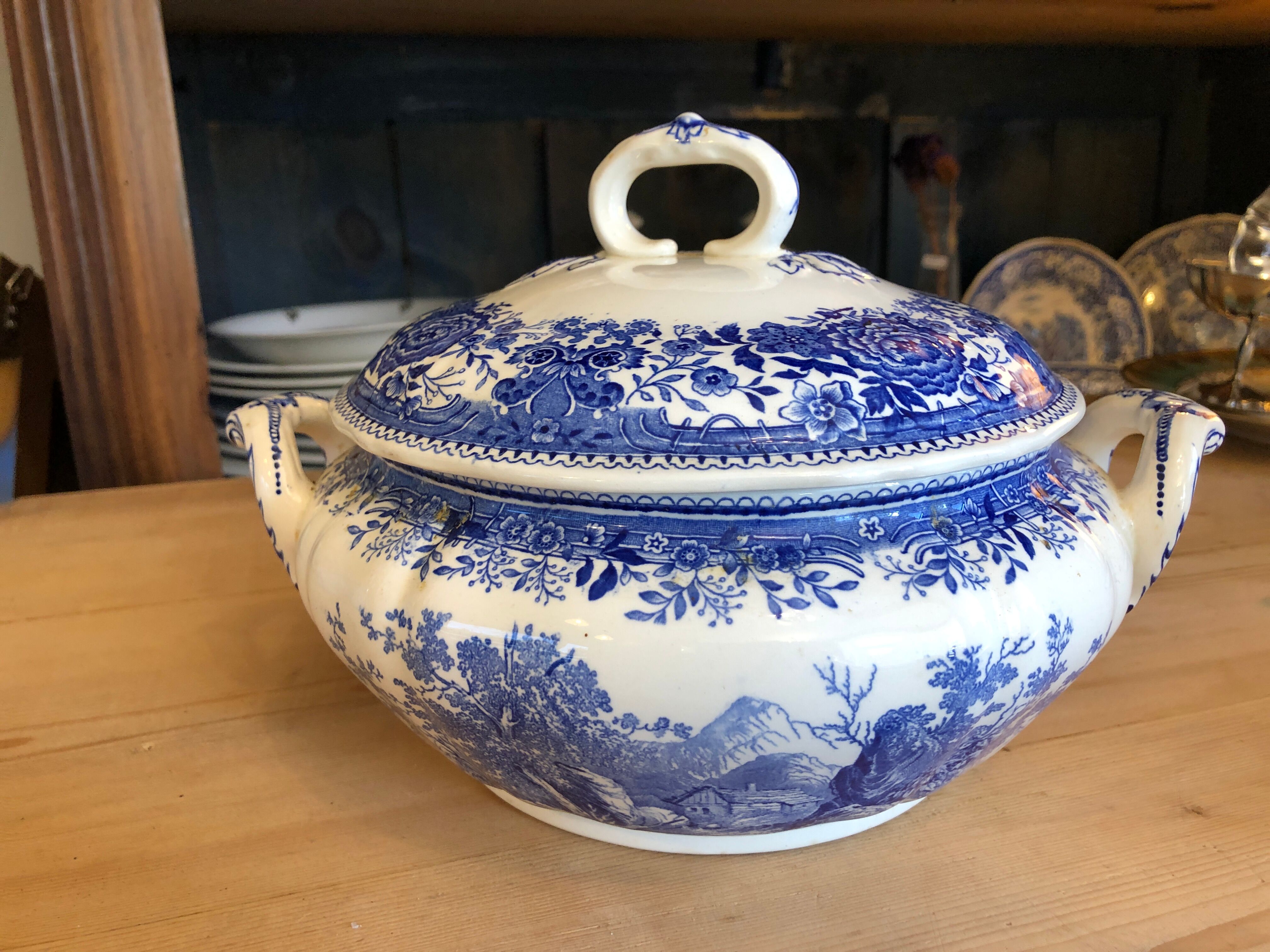 Blue soup pot Villeroy and Boch
