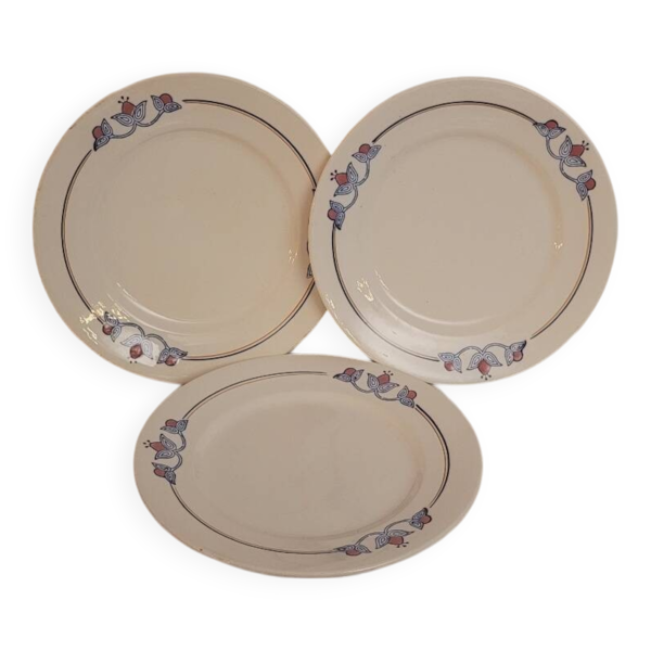 Assiettes terre de fer début XX ème