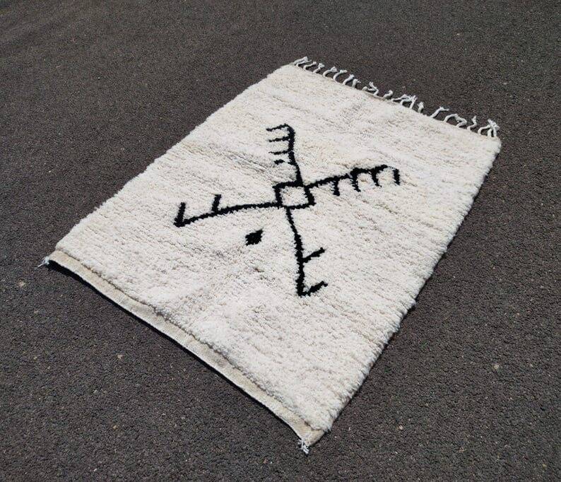 Small traditional handmade Berber rug 100-200 cm