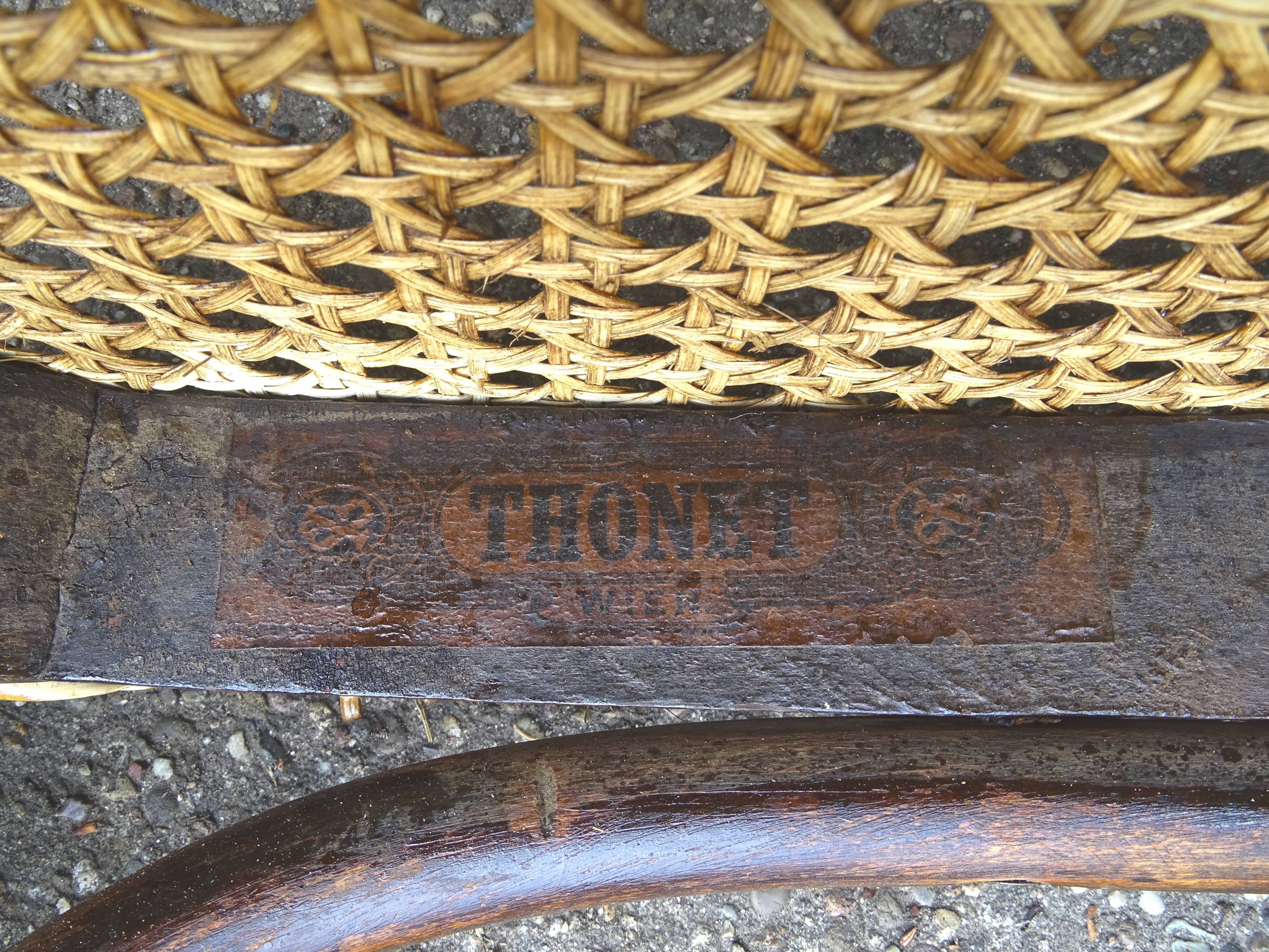 Thonet Chair No. 130 -1/2 from 1904, perfect caning