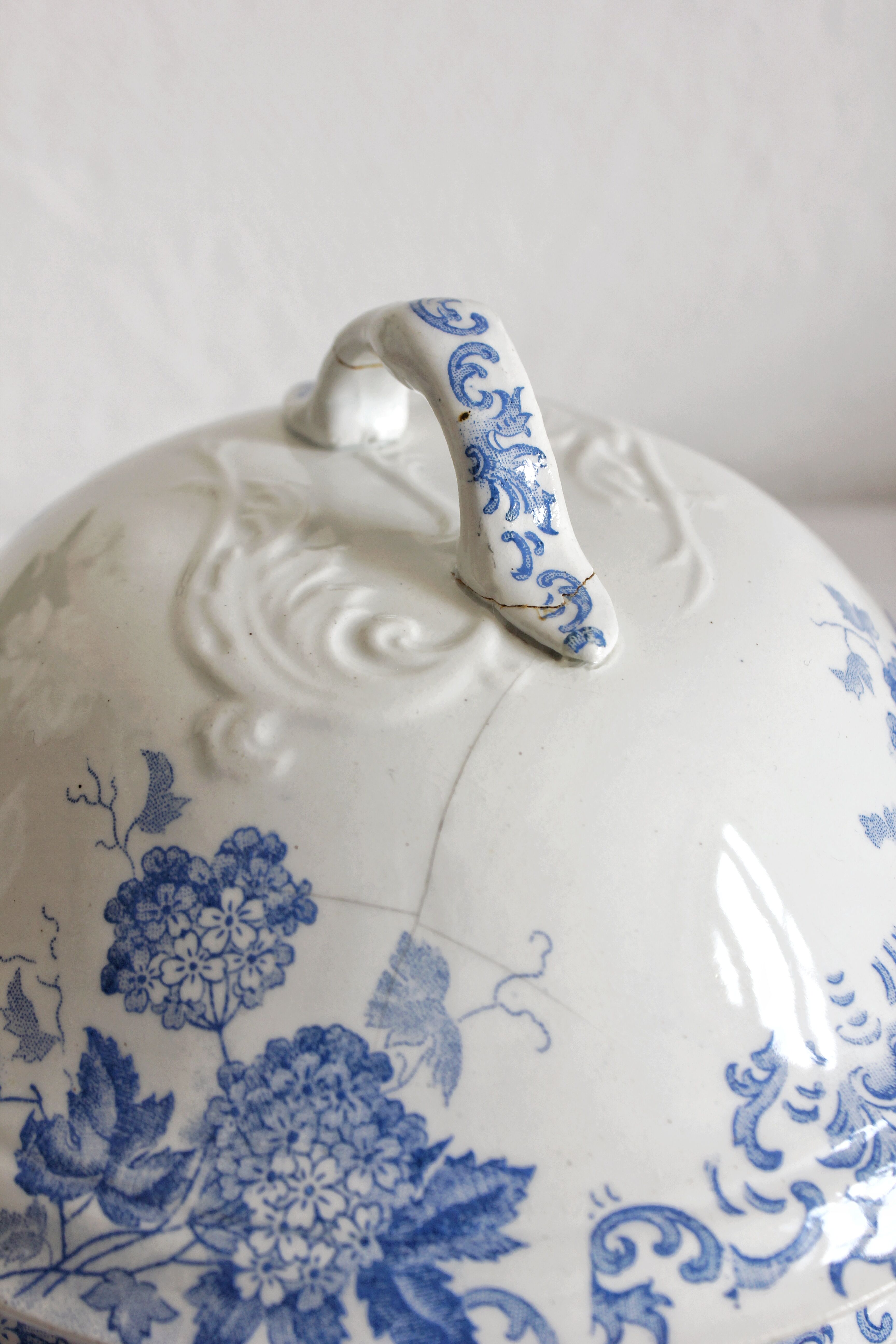 Ironstone tureen, "Snowball" pattern, Saint Amand et Hamage