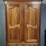 Armoire époque Louis XV en noyer massif époque XVIIIeme