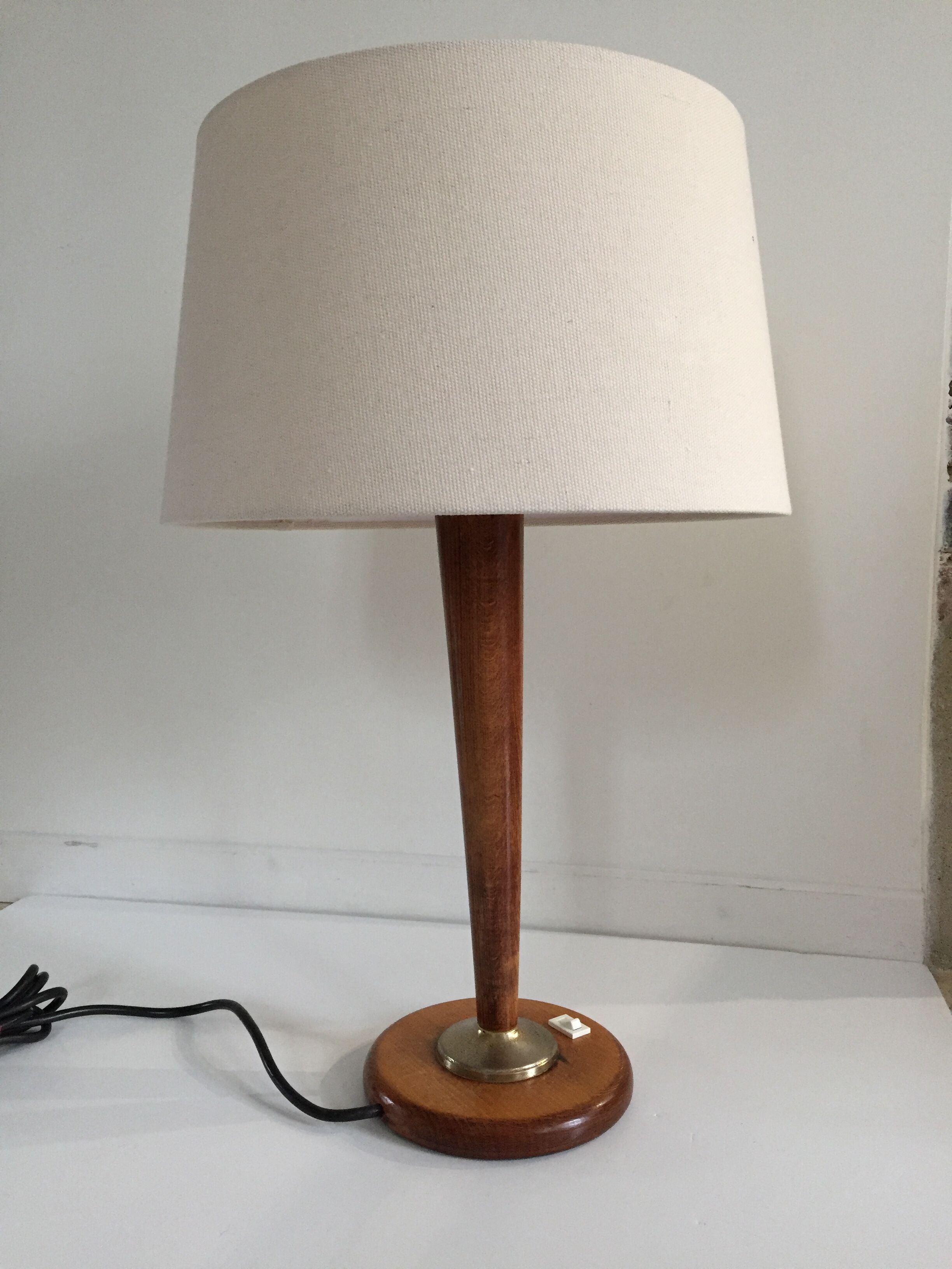 Chic wooden office lampe 1960