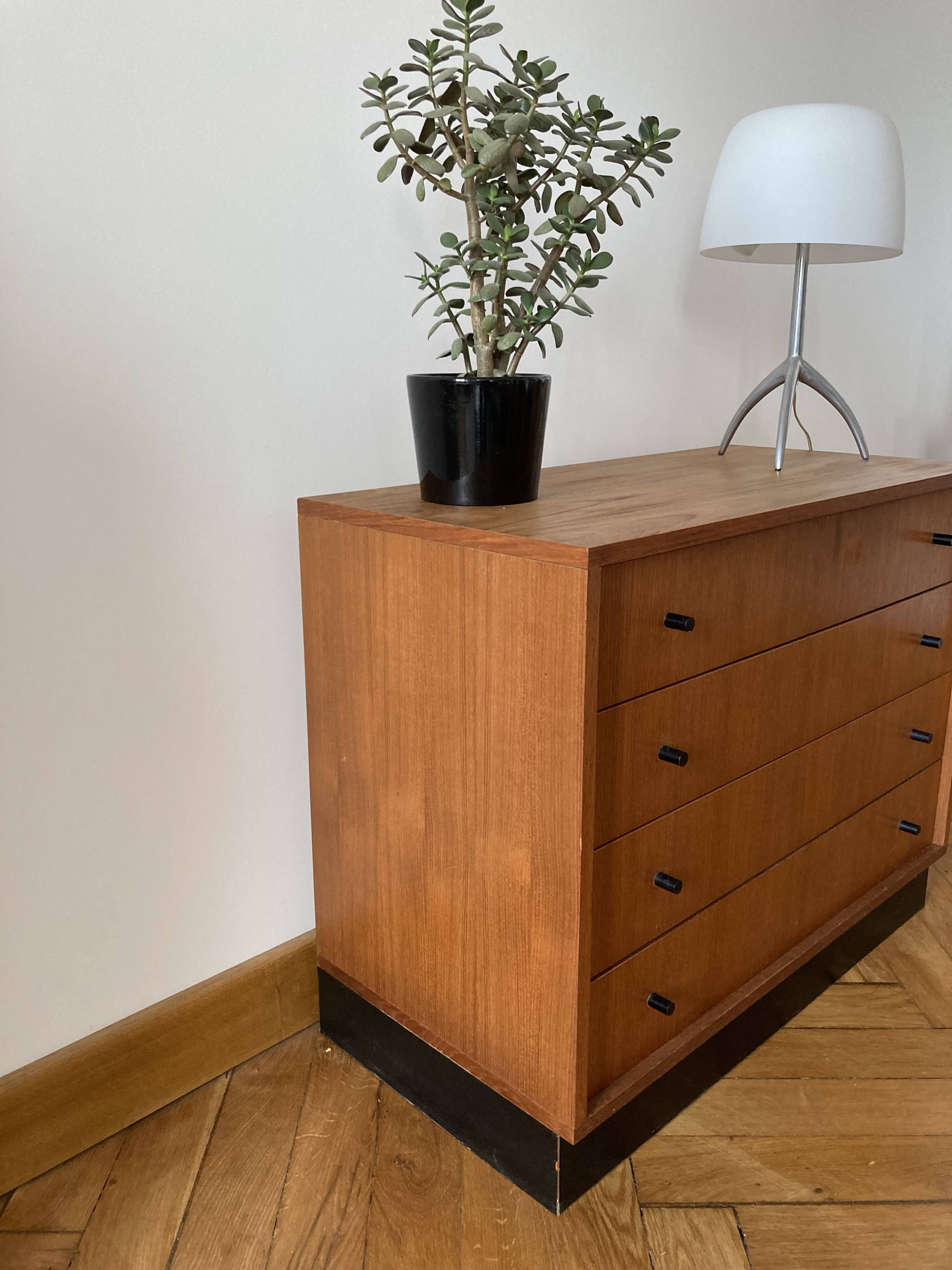 Scandinavian style chest of drawers