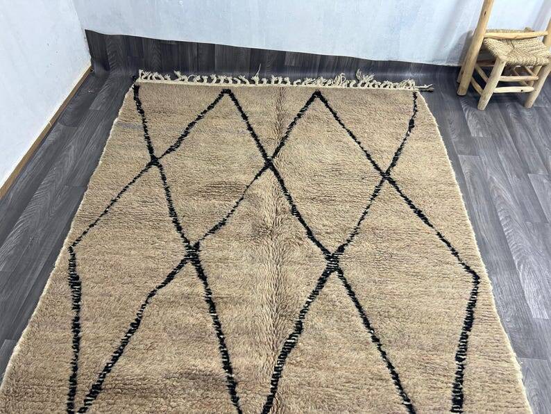 Moroccan wool rug 250cm x 150cm
