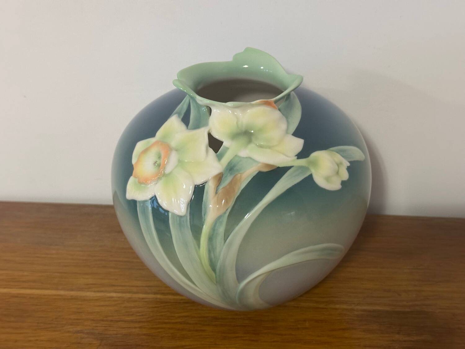 Vase Art nouveau en porcelaine signé Franz