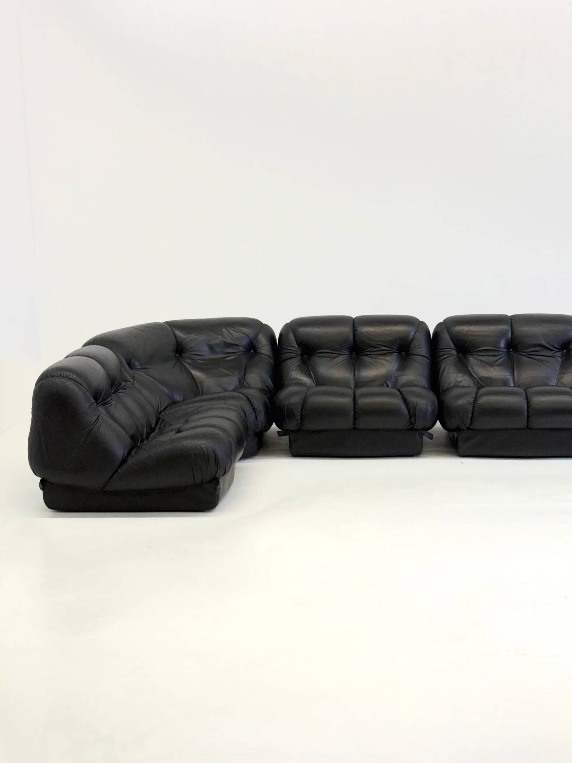 Black leather Nuvolone modular lounge sofa Rino Maturi for Mimo Padova