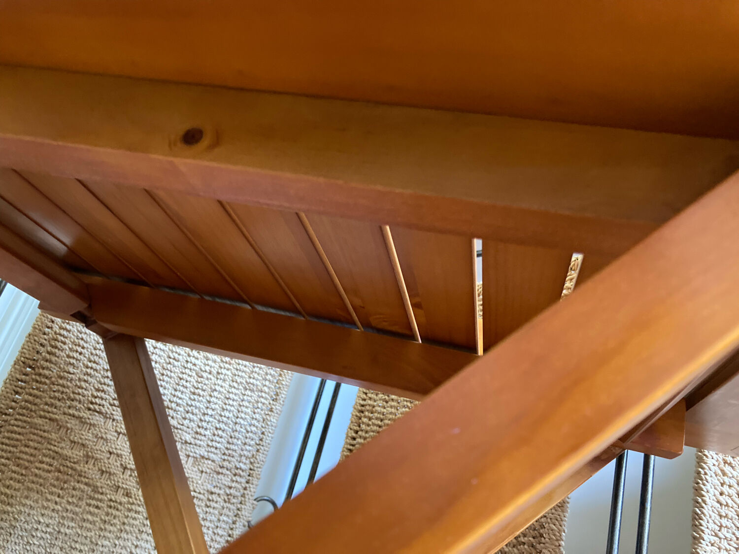Removable wooden tray with folding legs