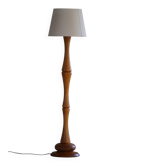 Modern sculptural Scandinavian floor lamp in solid pine, 1970s.