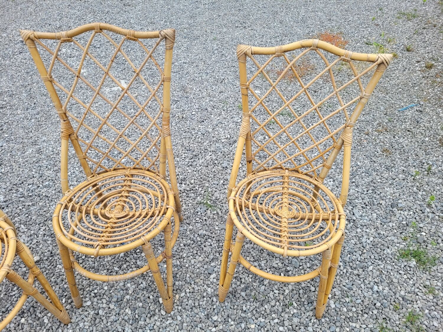 7 vintage rattan chairs
