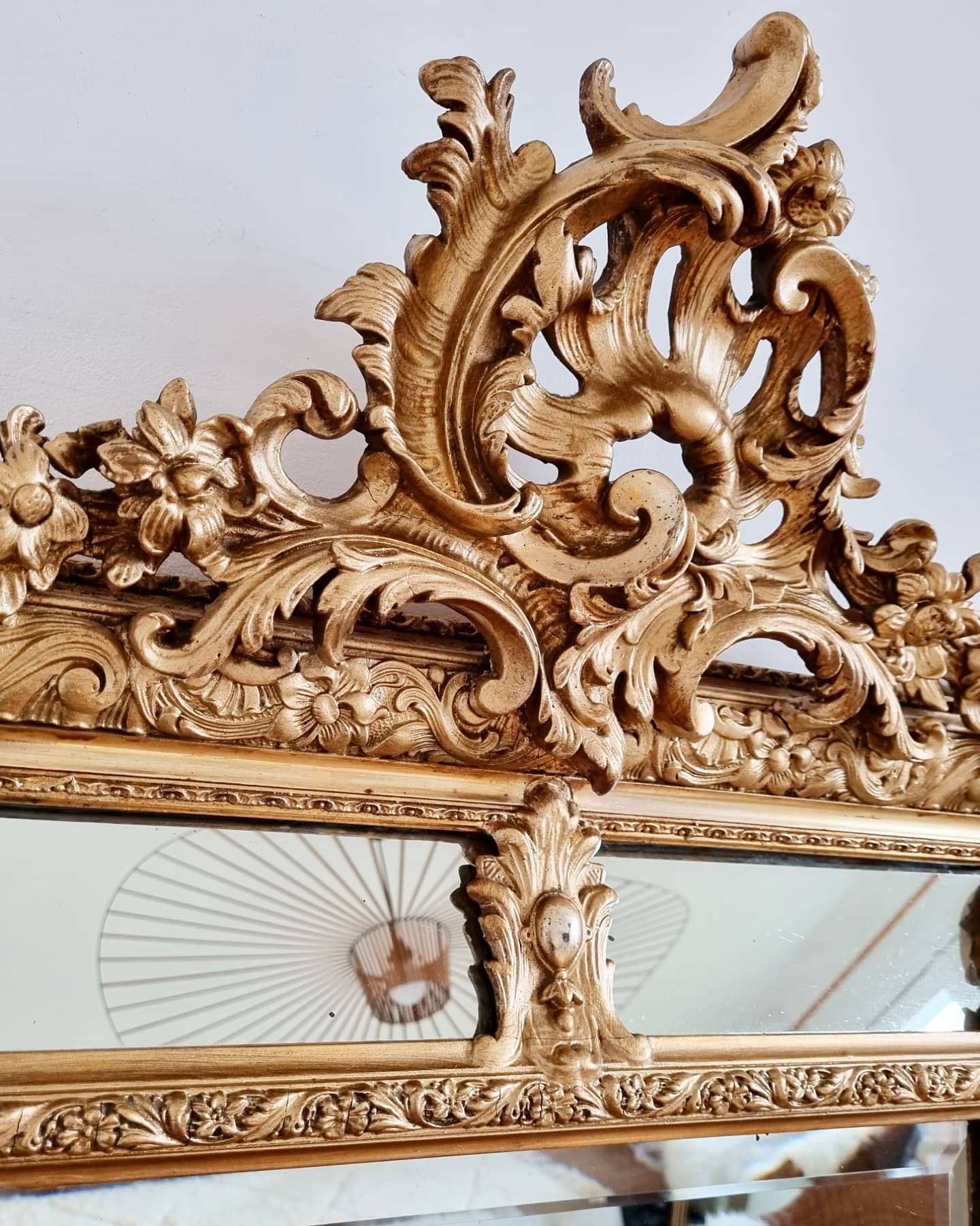 Antique mirror in Parecloses