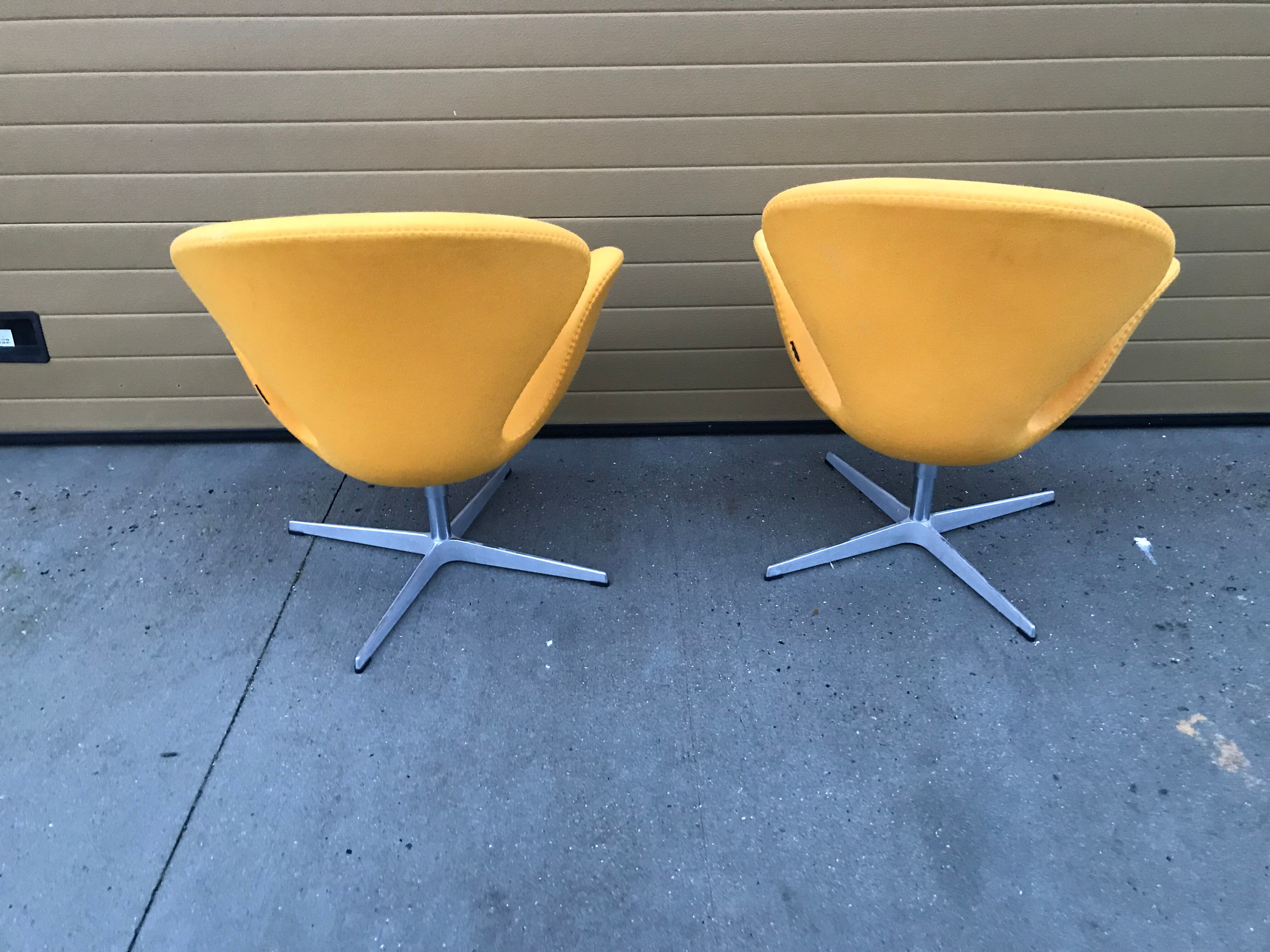 Swan armchair by Arne Jacobsen for Fritz Hansen