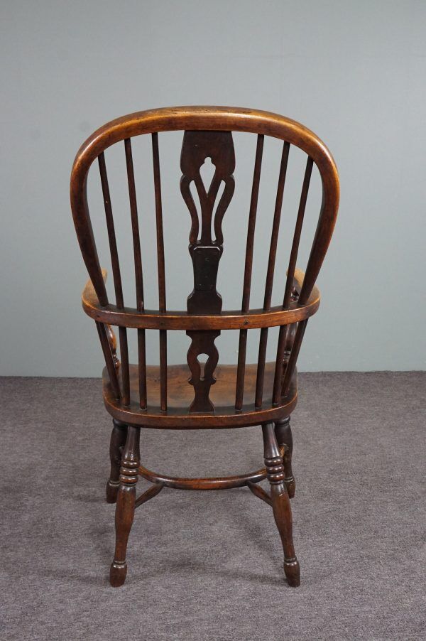 Antique Windsor chair, early 1800s