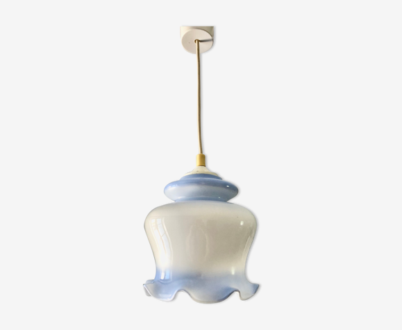 Suspension opaline à volants bleu blanc 1960