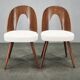 Ensemble de quatre chaises restaurées d'Antonin Suman des années 1960.