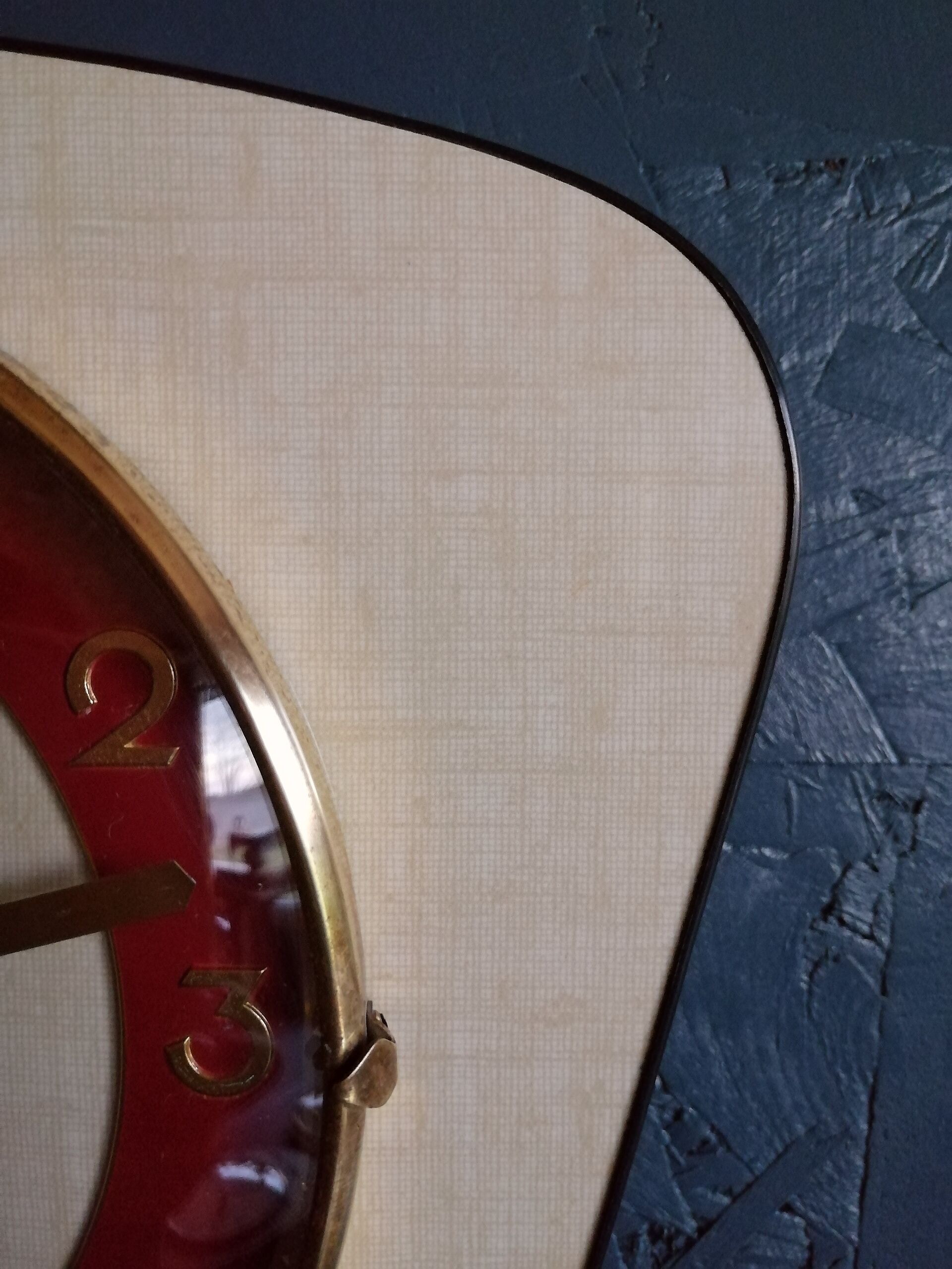 Clock formica vintage wall clock silent trapeze "Jaz yellow red"