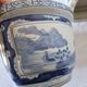 Magnifique cache-pot oriental sur piédestal en porcelaine bleue et blanche