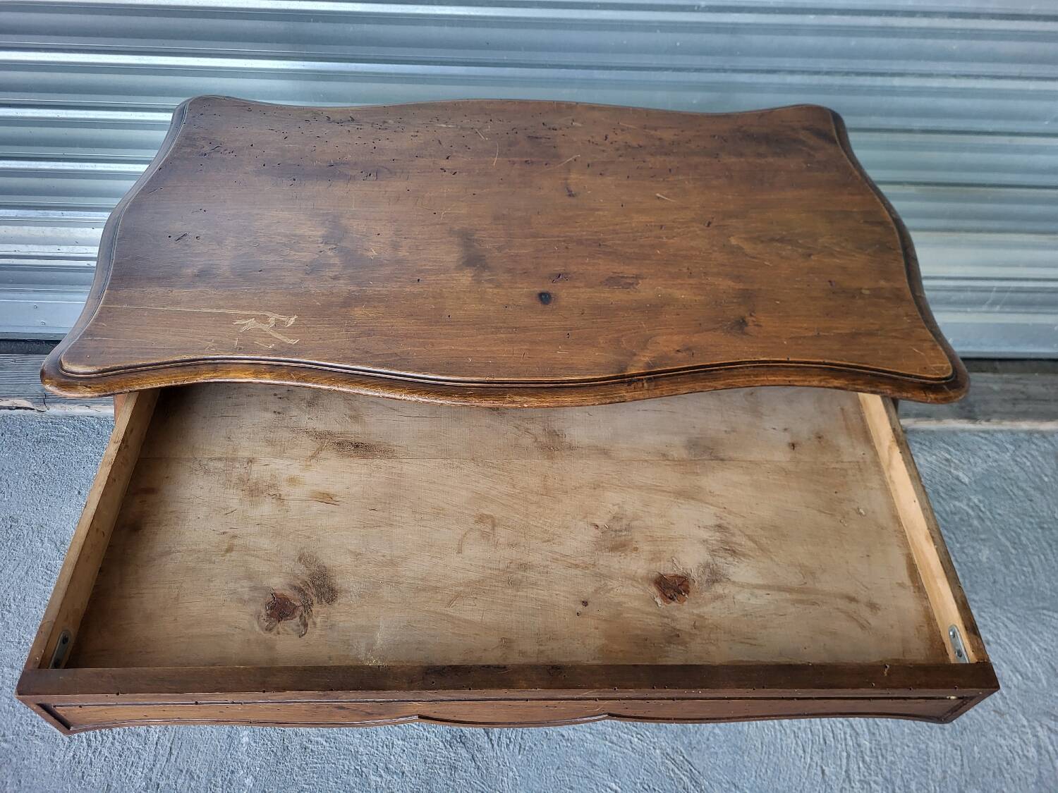bureau dit bureau de dame / table d'appoint style Louis XV bois massif